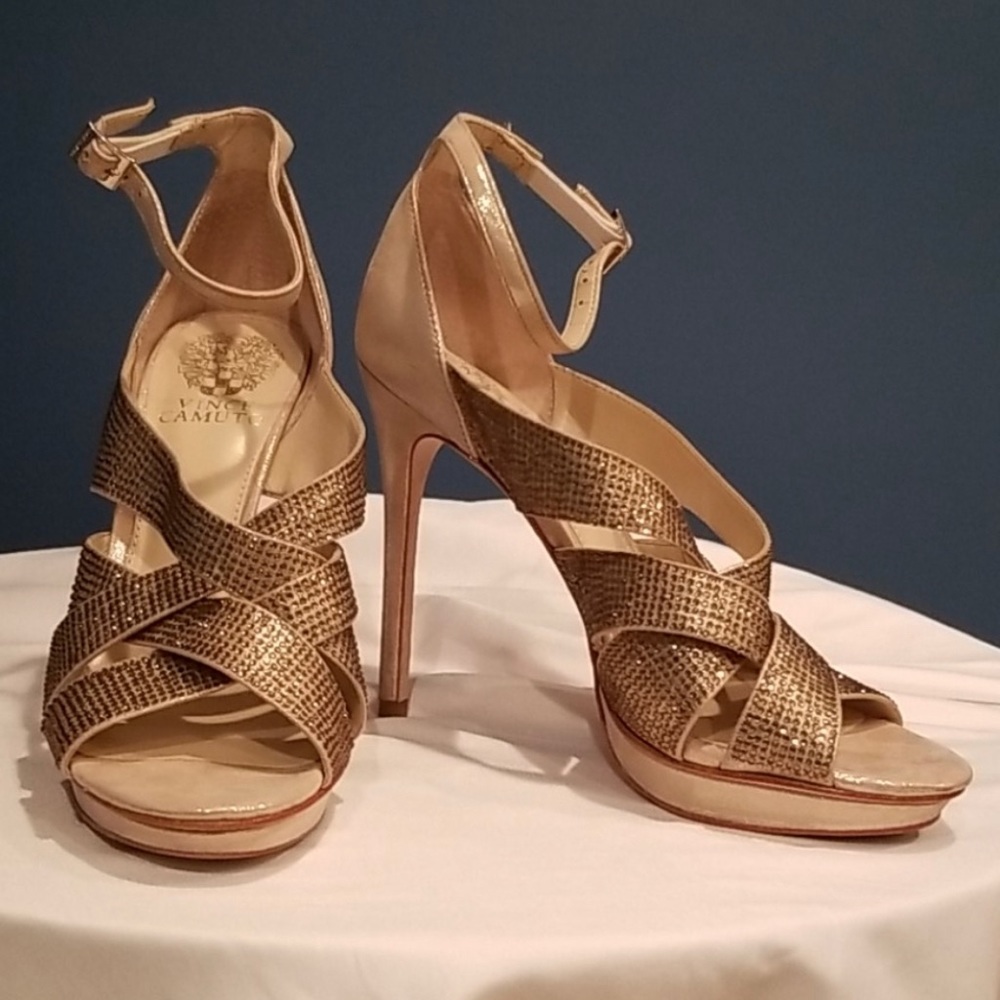 Preowned Vince Camuto Heels size 7m